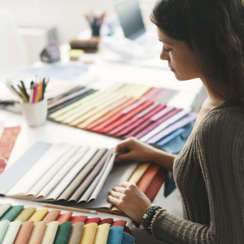 Umetnost Dizajna Enterijera: Kombinovanje Boja i Materijala za Savršen Prostor